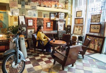 Gói cả đời sống Sài Gòn xưa trong một quán cà phê
