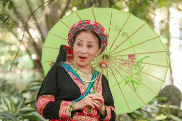 Nữ nghệ sĩ Cao Minh Hiền và biệt tài hát ru bằng 5 thứ tiếng