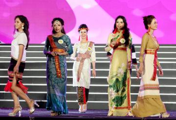 Ấn tượng sắc màu trang phục các dân tộc ở Ninh Thuận